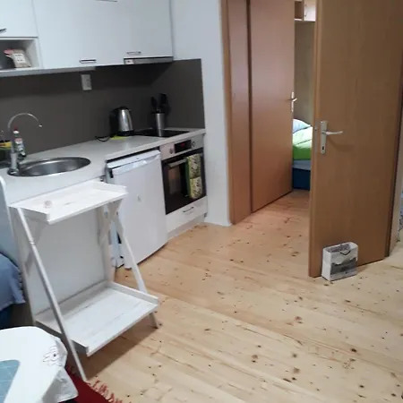Sirma's Unique Artsy Modern Quiet 1-bdrm In The Heart Of 아파트