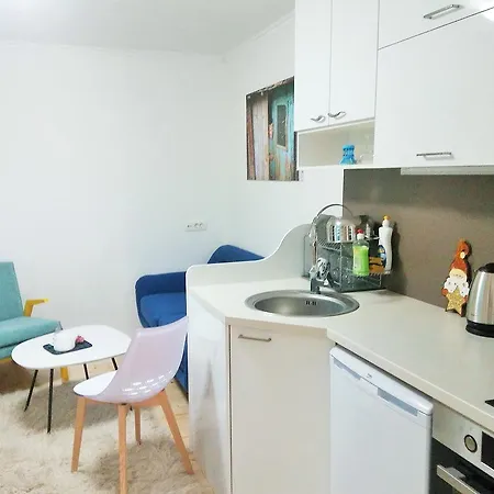 Centermost Artsy Modern Quiet 1-bdrm - Sirma's Skopje