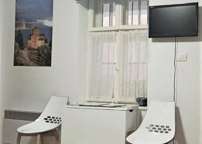 Apartment Sirma's Unique Artsy Modern Quiet 1-bdrm In The Heart Of *