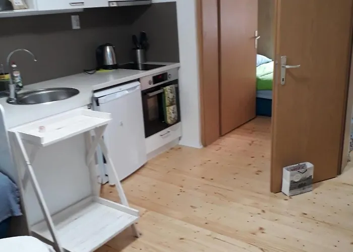 Sirma's Unique Artsy Modern Quiet 1-bdrm In The Heart Of 아파트