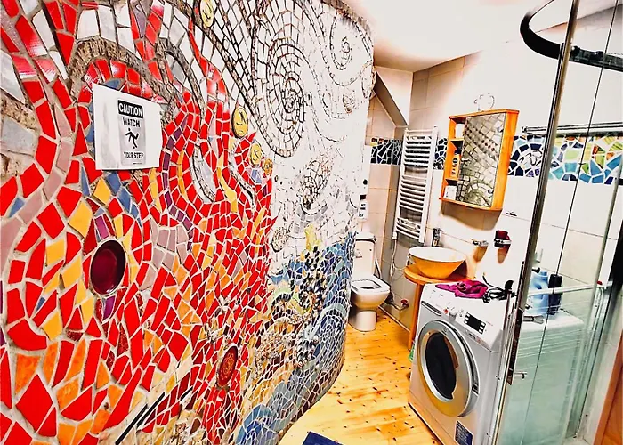 Sirma's Unique Artsy Modern Quiet 1-bdrm In The Heart Of * 스코페