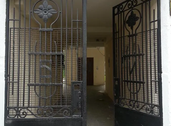 Apartment Sirma's Unique Artsy Modern Quiet 1-bdrm In The Heart Of Skopje