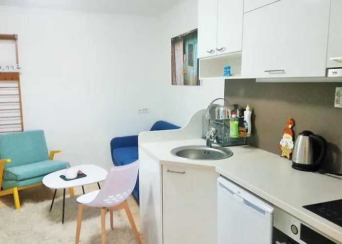 Sirma's Unique Artsy Modern Quiet 1-bdrm In The Heart Of 스코페