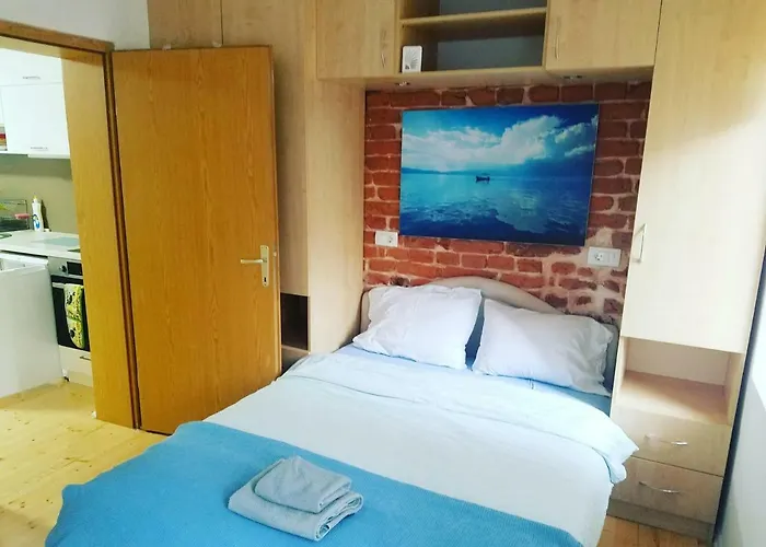 Sirma's Unique Artsy Modern Quiet 1-bdrm In The Heart Of *