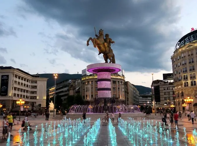 Sirma's Unique Artsy Modern Quiet 1-bdrm In The Heart Of *